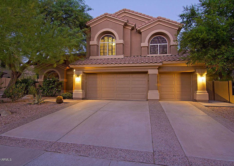 1st image of 1425 E Desert Broom Way