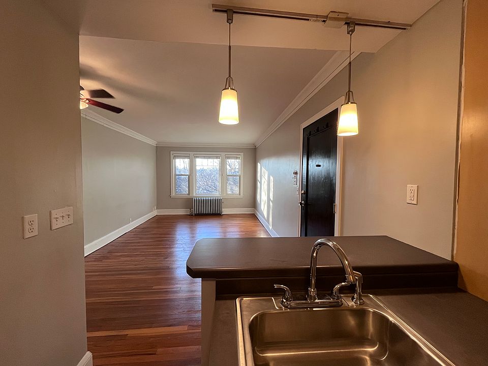 1st image of 2517 Bryant Ave S APT 302