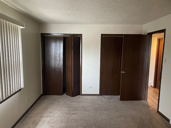 5th image of 604 Sibley Blvd #1W