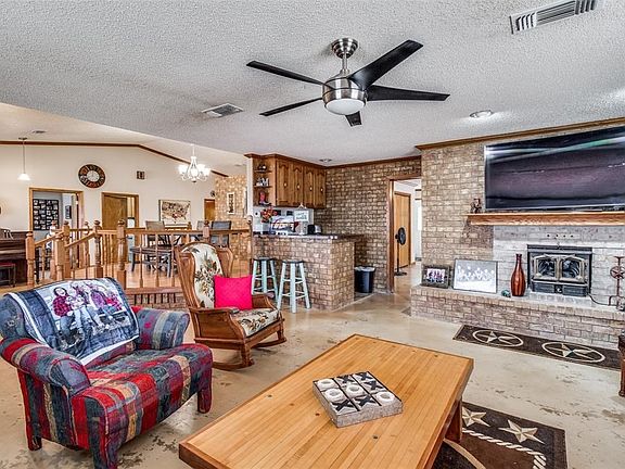 3rd image of 158 Cortez Dr