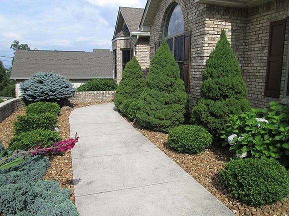 3rd image of 124 Mountain View Dr