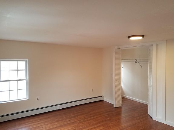 Main bedroom with walk in closet