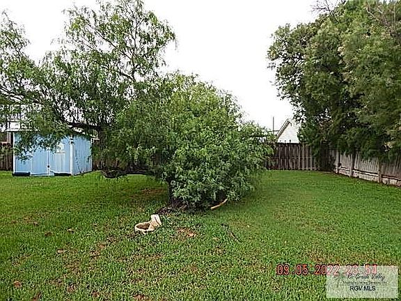 4th image of 205 & 207 N Shore Dr