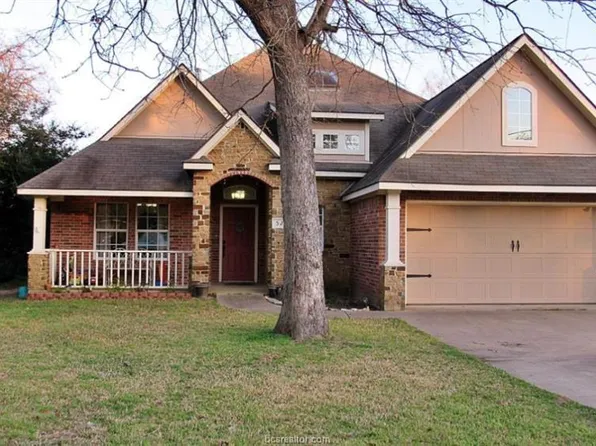 52 Fairway Dr, Hilltop Lakes, TX 77871