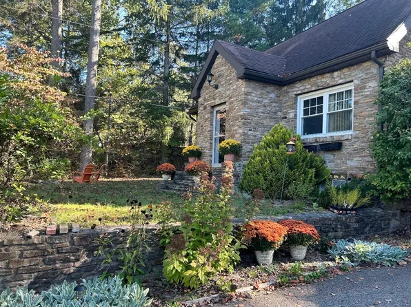 (undisclosed Address), Laughlintown, PA 15655