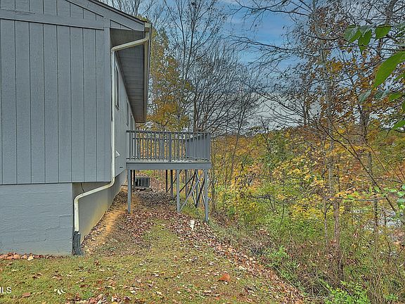 5th image of 181 Woodcrest Ln