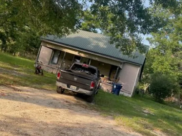 48 Bump Rd, Webb, AL 36376