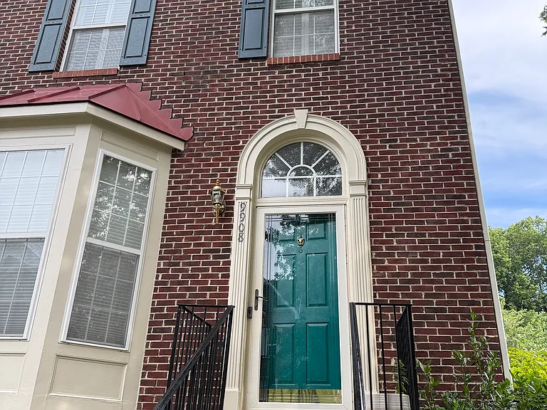 9908 Greenspire Way — Photo 1
