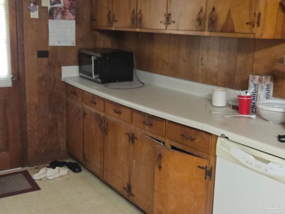2nd image of 6965 Ella St