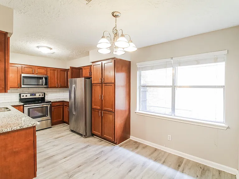 3206 Teakwood Cir — Photo 7
