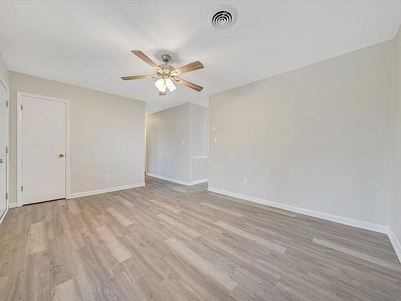 3rd image of 17 Carey Ave