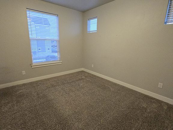 5th image of 469 N 360 W #469