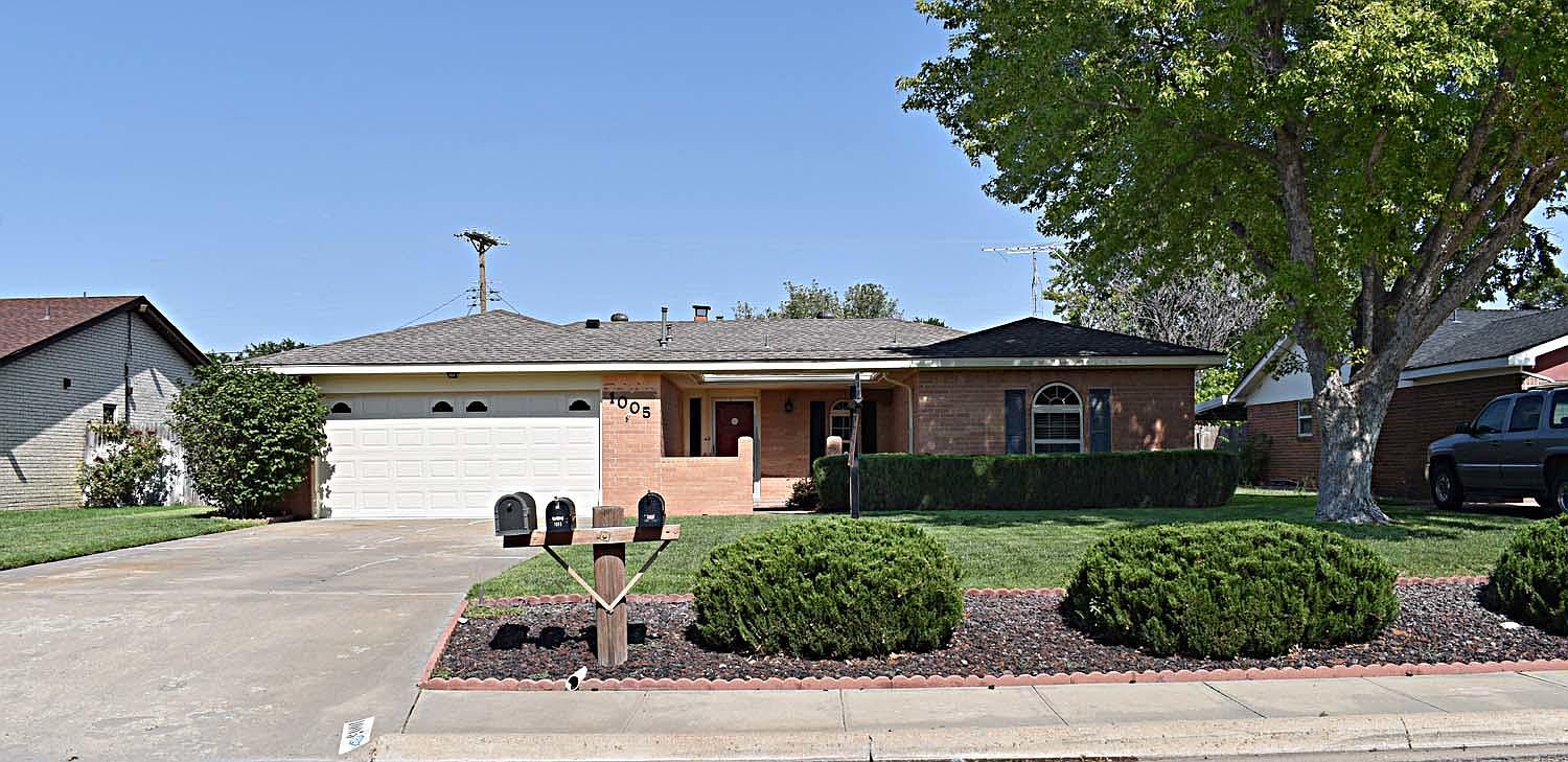 1005 Mills Ave, Dumas, TX 79029 Zillow