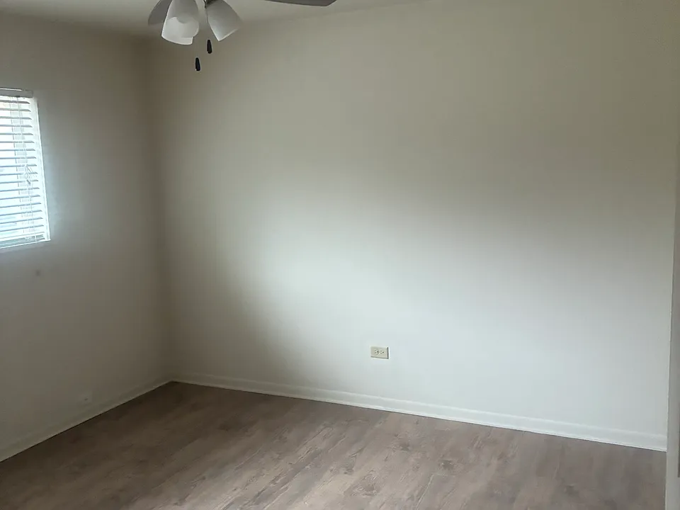 30 Briar St #1B