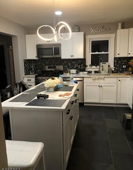 129 Linden Ave — Photo 2