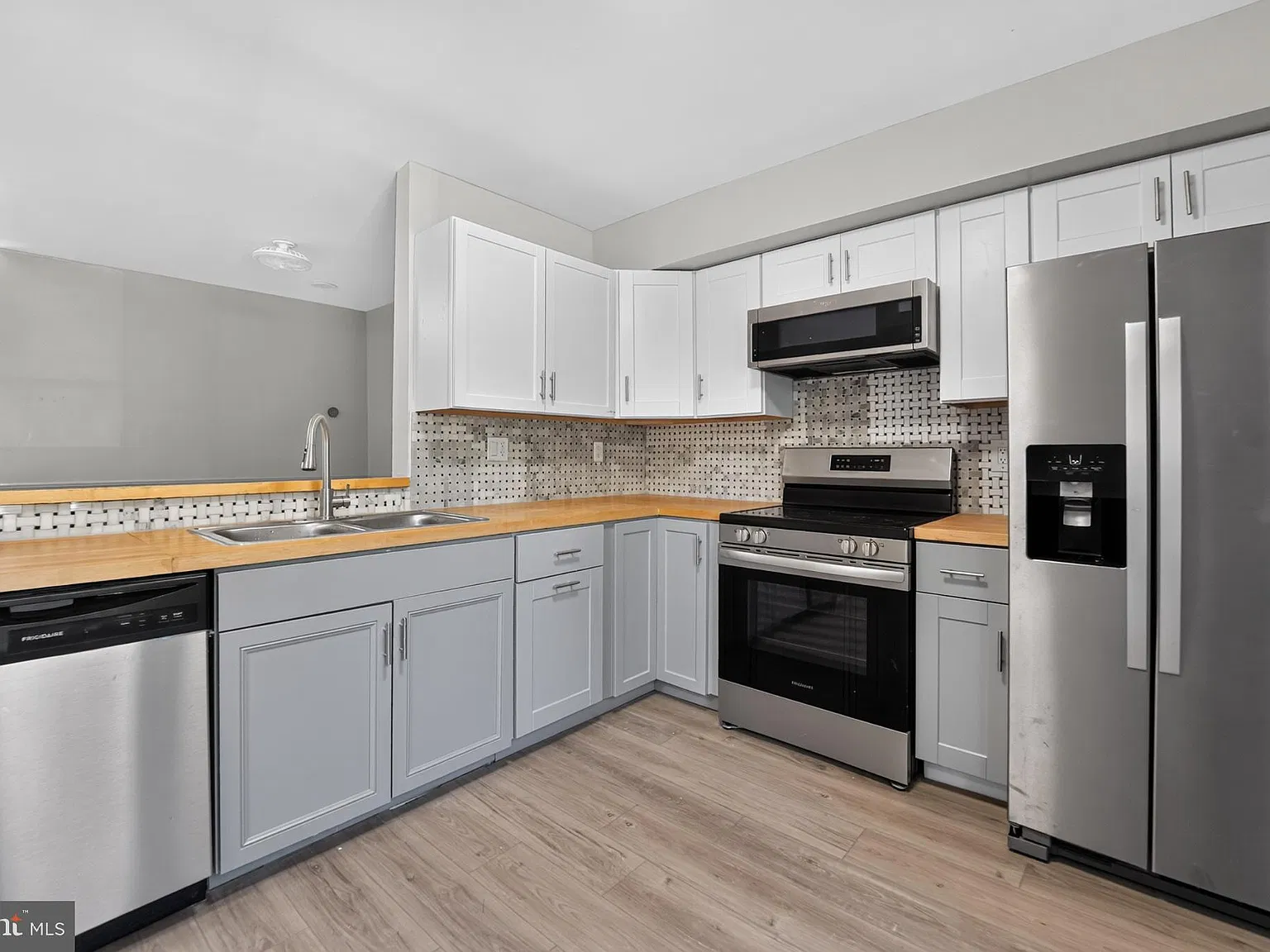 4 bed, 2.5 bath, 1810 sqft, $3,000 — Photo 4