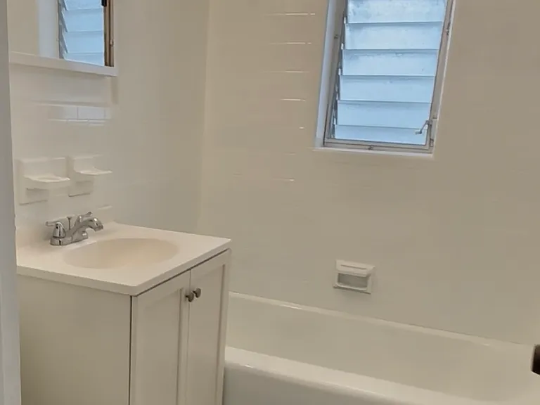 21 Alhambra Cir #20 — Photo 2