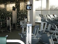24/7 free gym 