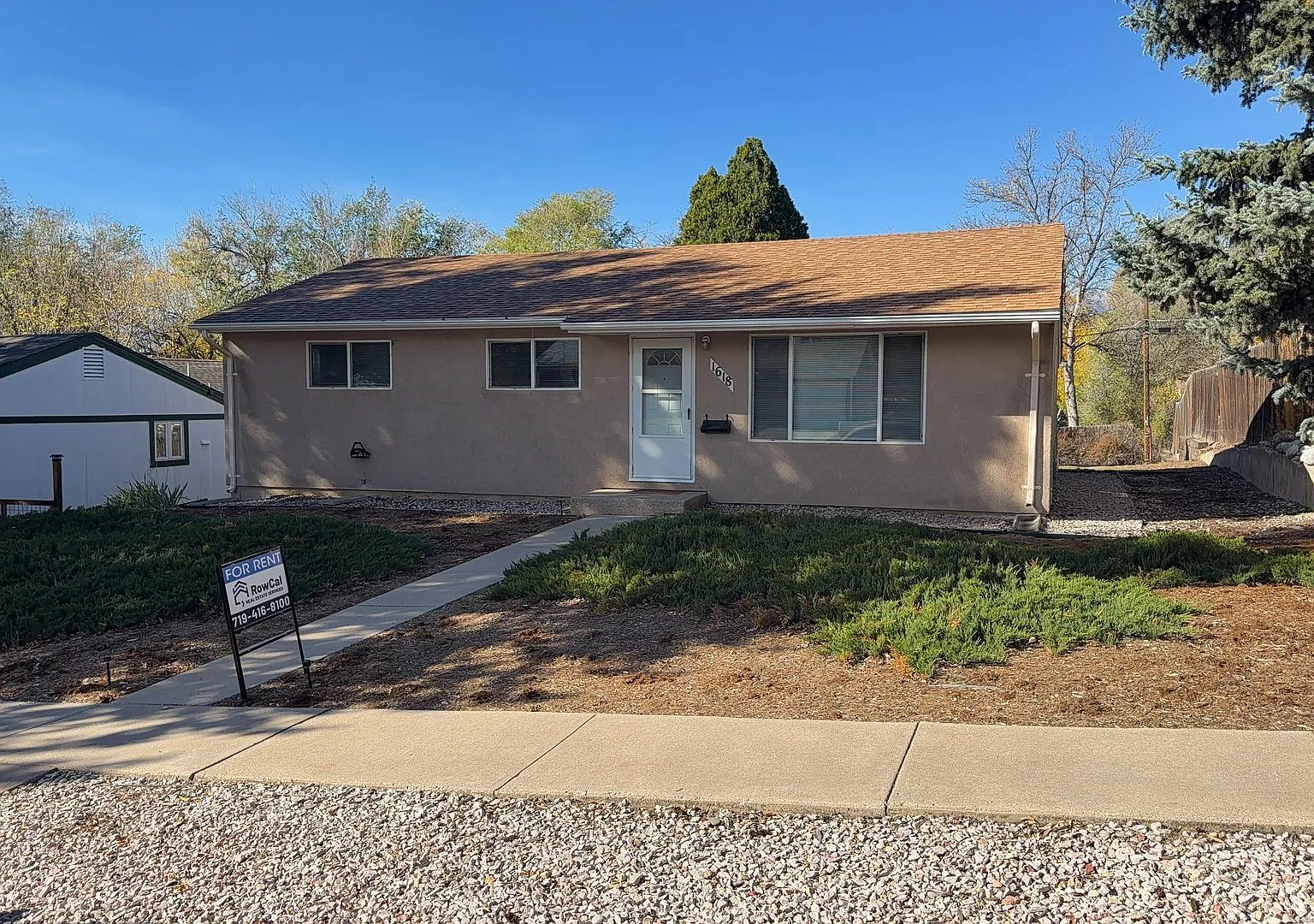single family home — Photo 1