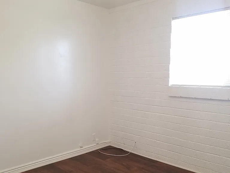 370 E. 200 N. — Photo 13