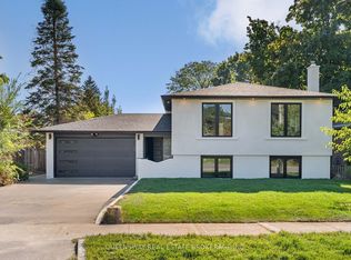 1128 Pinegrove Rd, Oakville, ON L6L 2W6