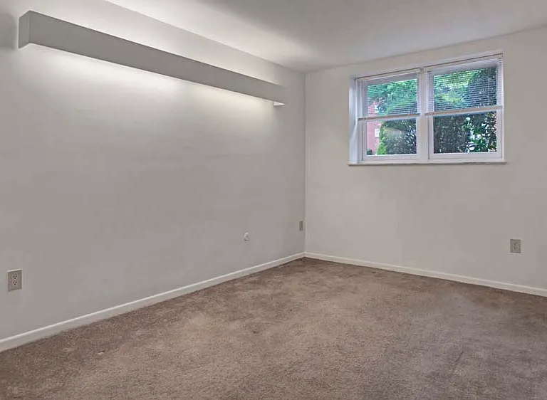 Corliss Apartments — Photo 11
