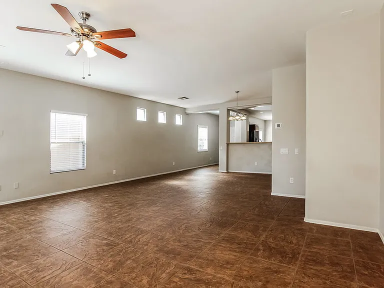 5438 W Pollack St — Photo 4