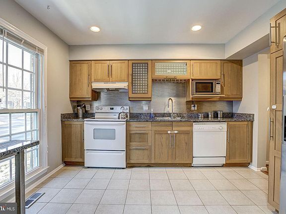 4th image of 11905 Bargate Ct