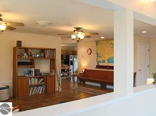 10080 Homestead Rd, Beulah, MI 49617