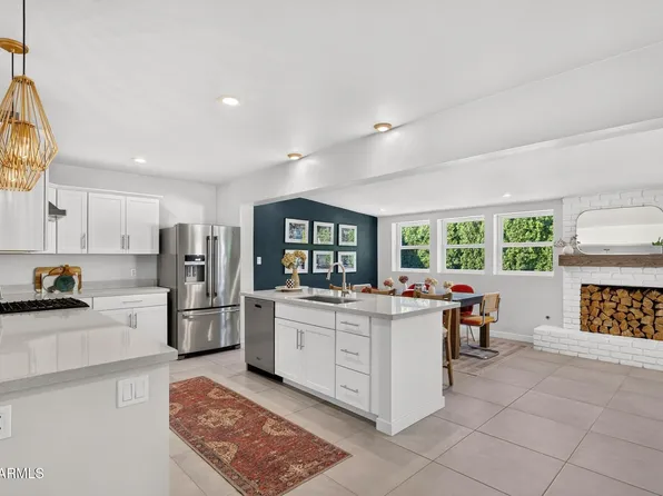 2734 E HIGHLAND Avenue, Phoenix, AZ 85016