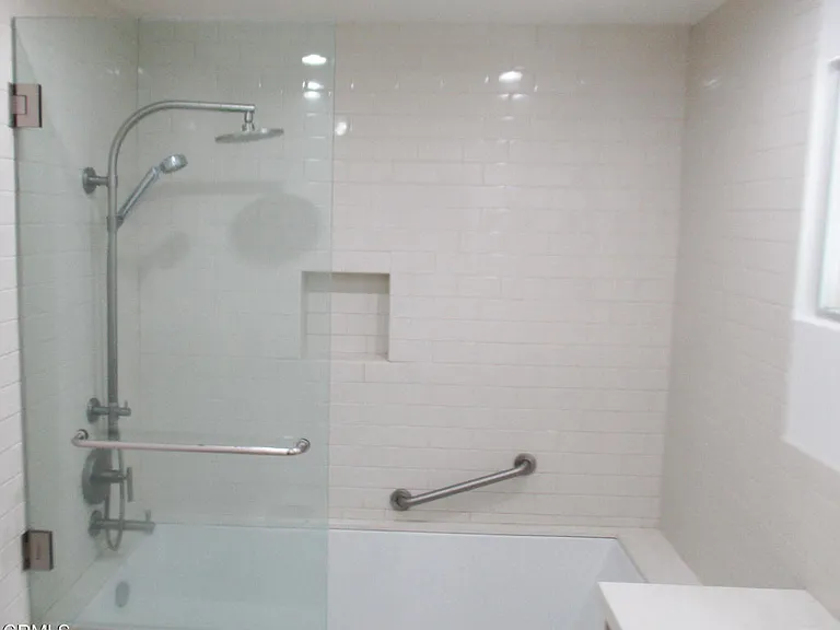 756 Linda Vista Ave — Photo 17