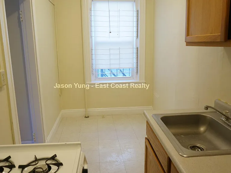 220 Kelton St #9 — Photo 5