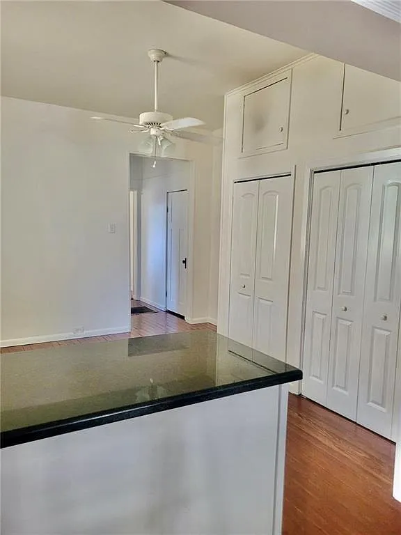 2 bed, 1000 sqft, $1,200 — Photo 4