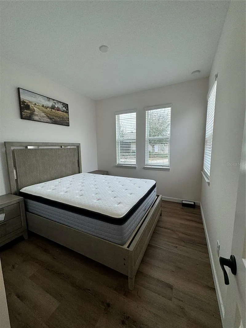 2 bed, 2.0 bath, 1318 sqft, $4,500 — Photo 4