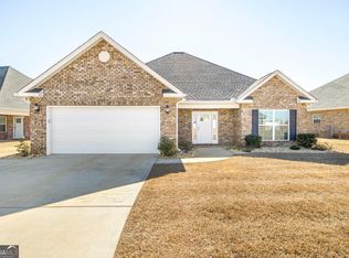 420 Lamplight Dr, Byron, GA