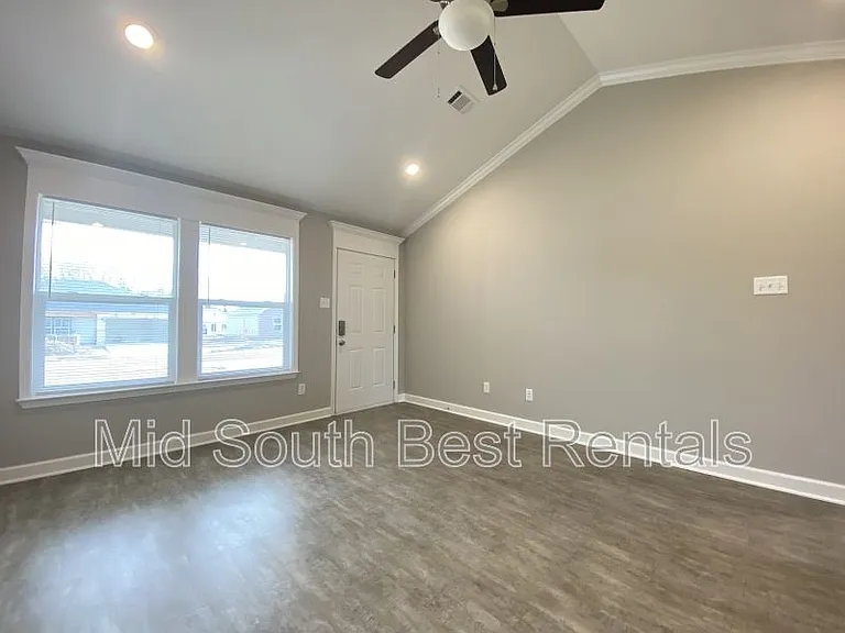 105 Magnolia Ct — Photo 7