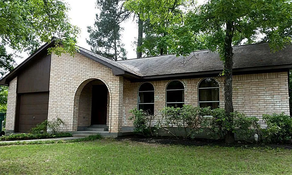 240 N Forest Dr