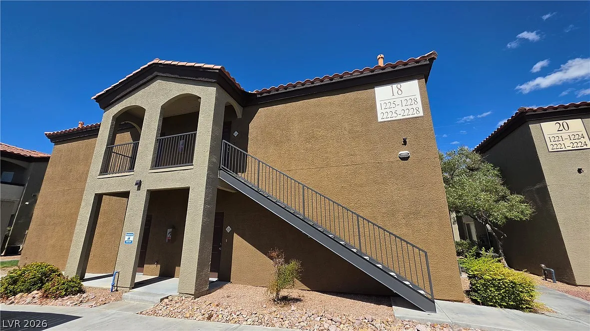 1 bed, 1.0 bath, 813 sqft, $1,250 — Photo 3