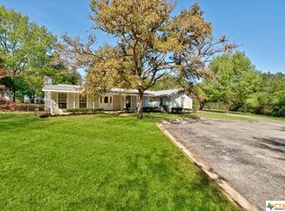 75 Glendale Ln, Luling, TX 78648