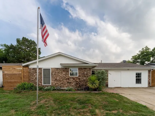 654 Sweetbriar Dr, Lewisville, TX 75067