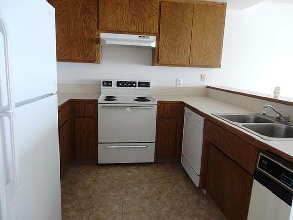 4th image of 10 Royale Ave APT 41