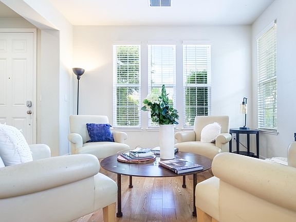 5th image of 104 Oak Haven Pl