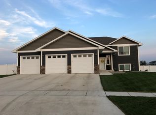 2227 Morning Glory Dr, Brookings, SD 57006