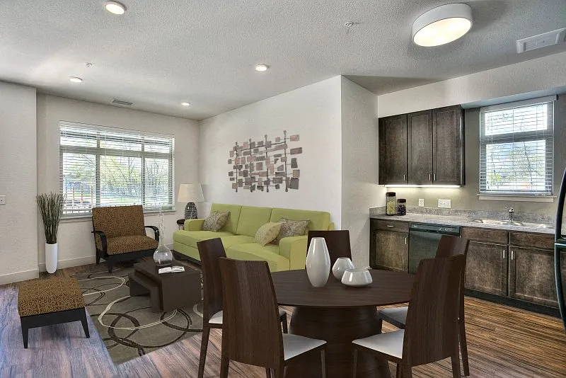 Village on Redwood — Photo 4