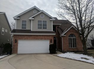 807 Hill Ave, Glen Ellyn, IL 60137