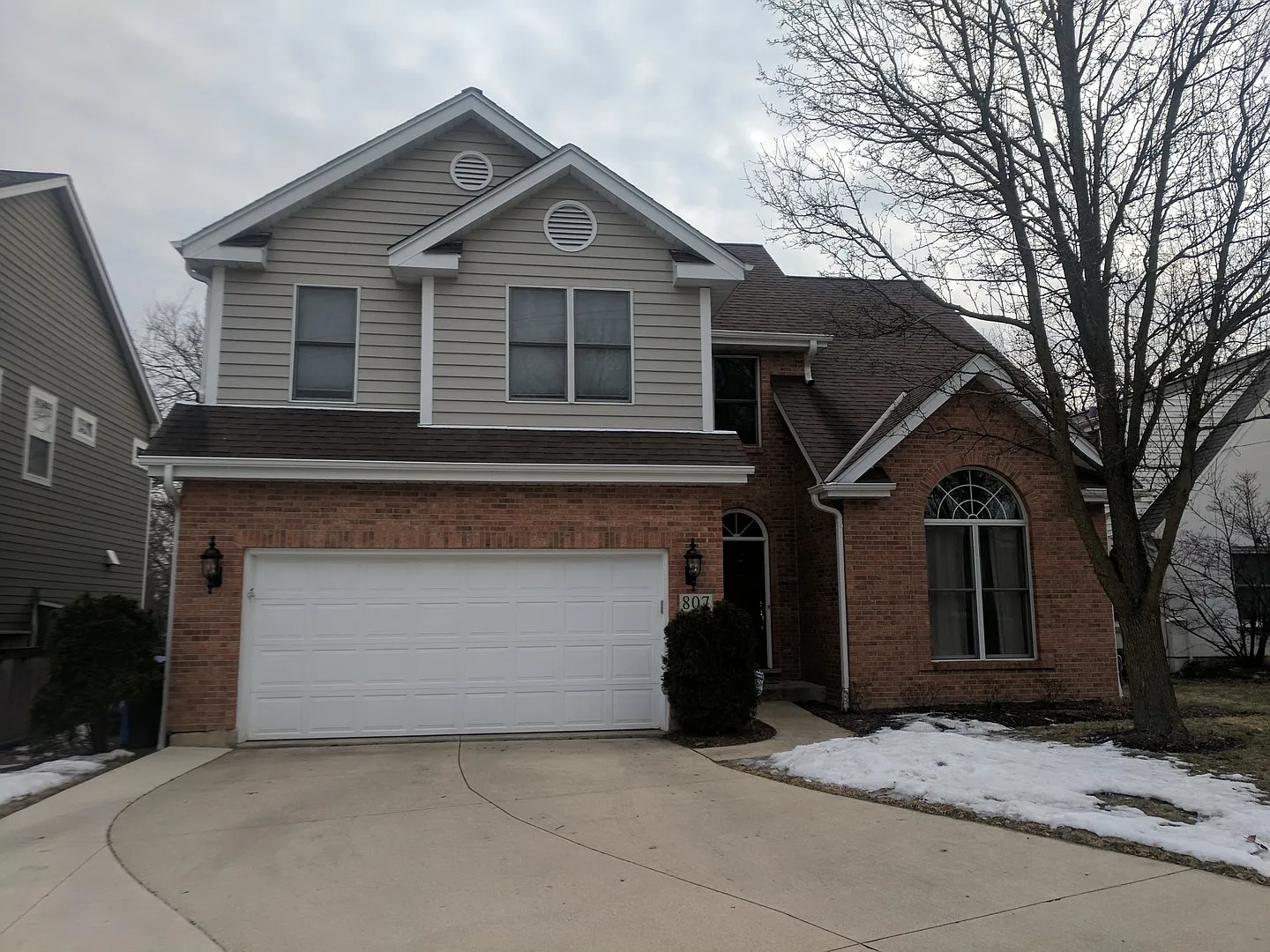 807 Hill Ave photo 1