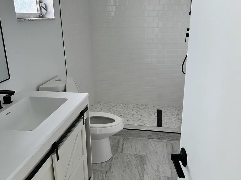 7145 Huntington Ln #408 — Photo 6