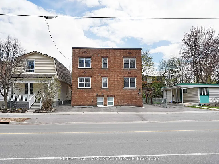 310 Byron Ave #3 — Photo 2