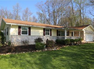 451 Cresthill Dr, Mogadore, OH 44260