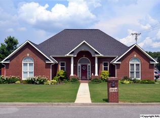 2924 Lenox Dr SW, Decatur, AL 35603
